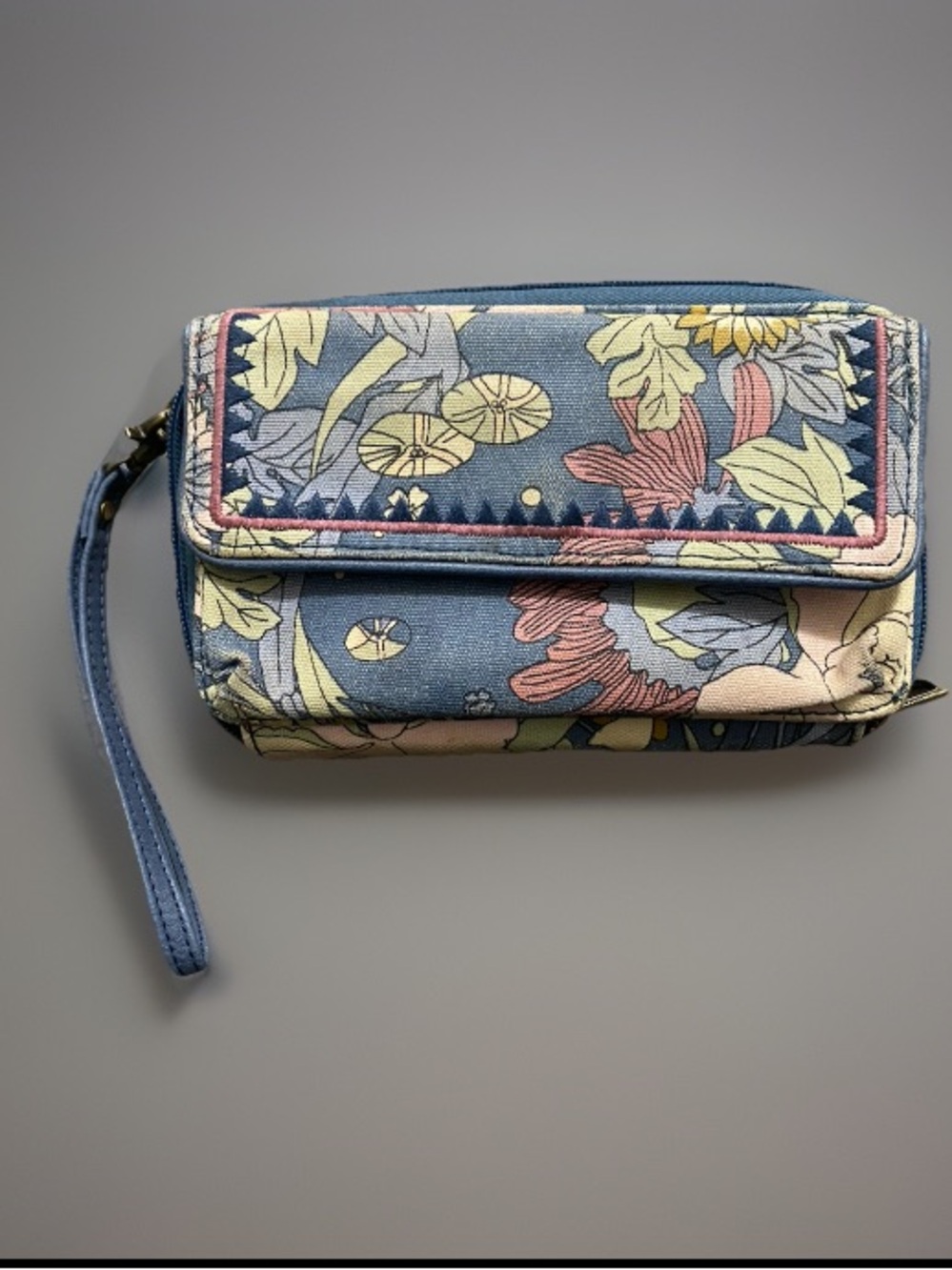 Sakroots Blue And Yellow Floral Pattern Crossbody/Wallet. No Strap